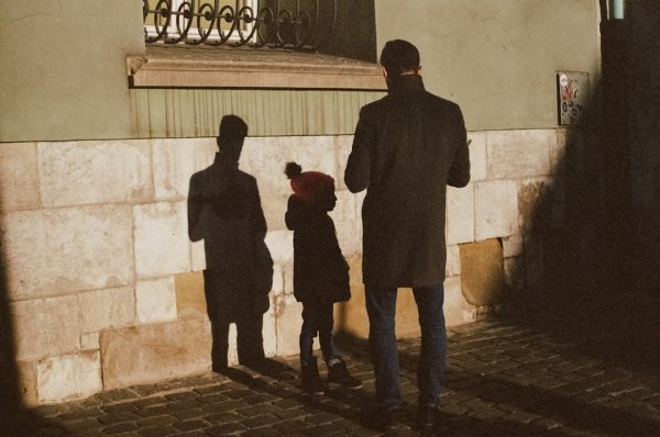 Dijital Çağın Kültür Kodları: 2025 Ebeveyn Rehberi